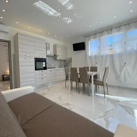 Ferienwohnung Fuer 8 Personen Ca 60 M In Bibione, Venetien Provinz Venedig *