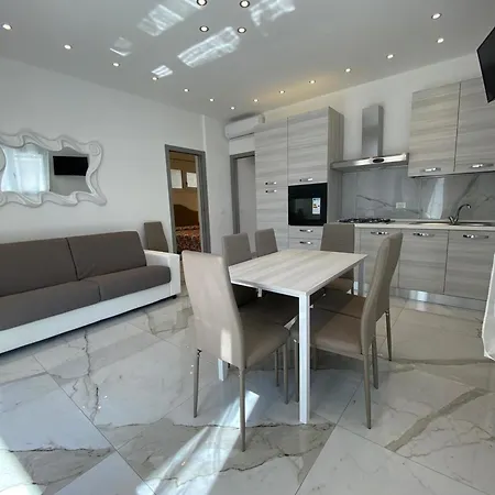 Ferienwohnung Fuer 8 Personen Ca 60 M In Bibione, Venetien Provinz Venedig アパート ビビオーネ